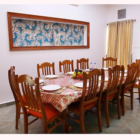 Periyar Villa Home Stay - Теккади Экстерьер фото