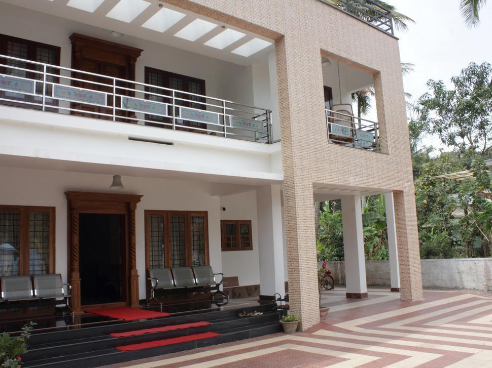 Periyar Villa Home Stay - Теккади Экстерьер фото