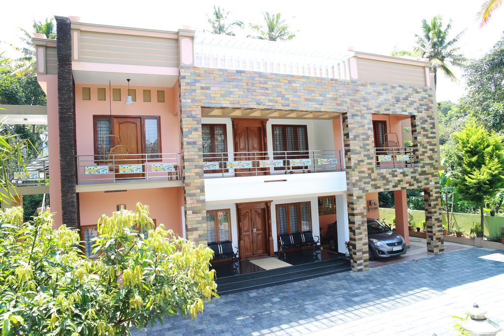 Periyar Villa Home Stay - Теккади Экстерьер фото