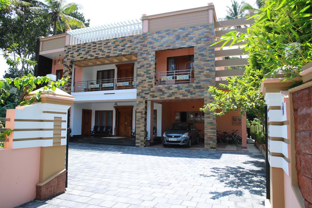 Periyar Villa Home Stay - Теккади Экстерьер фото