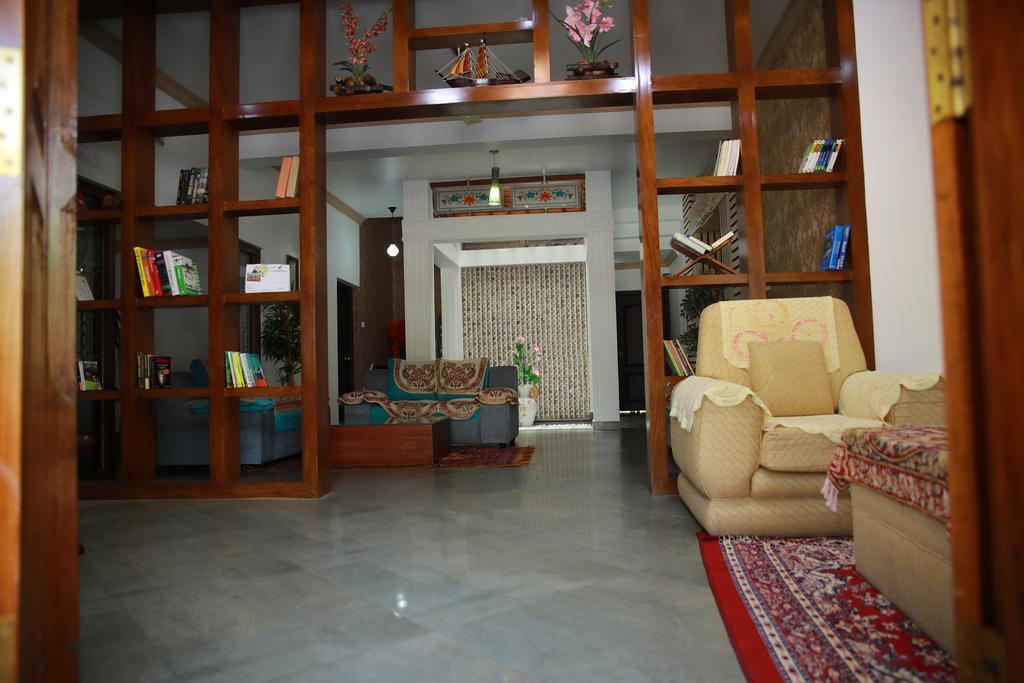 Periyar Villa Home Stay - Теккади Экстерьер фото